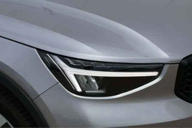 Volvo XC40 (2025) thumbnail 6