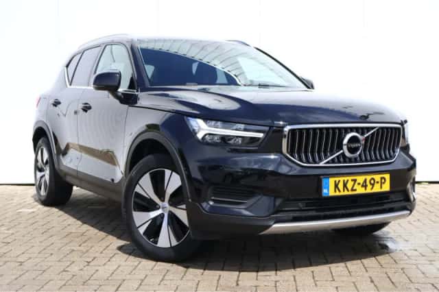 Volvo XC40 (2022) thumbnail 3