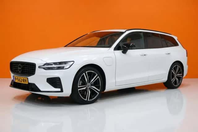 Volvo V60 (2022) thumbnail 1
