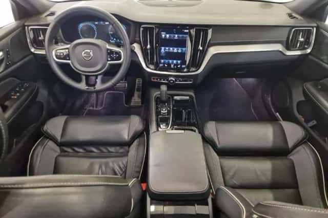 Volvo V60 (2022) thumbnail 5