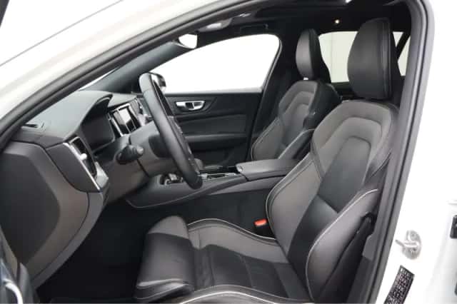 Volvo V60 (2022) thumbnail 5