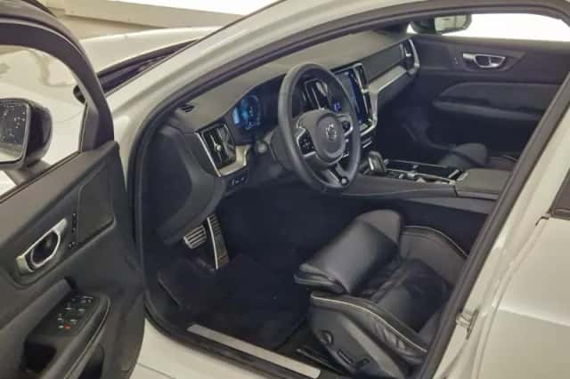 Volvo V60 (2022) thumbnail 6