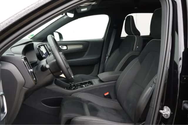 Volvo XC40 (2023) thumbnail 5