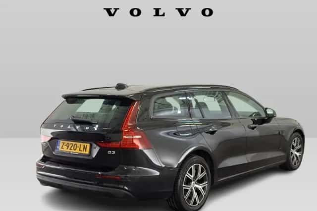Volvo V60 (2024) thumbnail 3