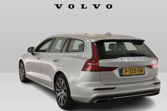 Volvo V60 (2022) thumbnail 2