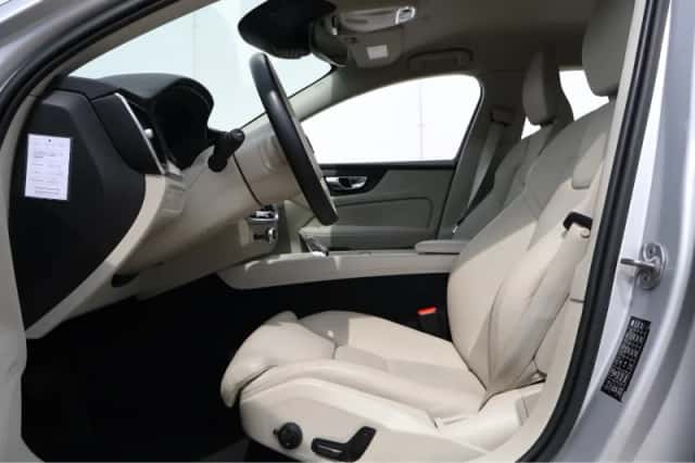 Volvo V60 (2022) thumbnail 4