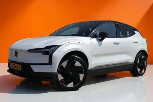 Volvo EX30 (2025) thumbnail 1