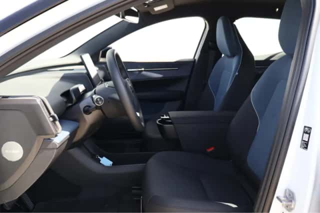 Volvo EX30 (2025) thumbnail 4