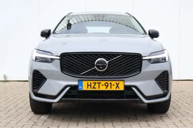 Volvo XC60 (2025) thumbnail 2