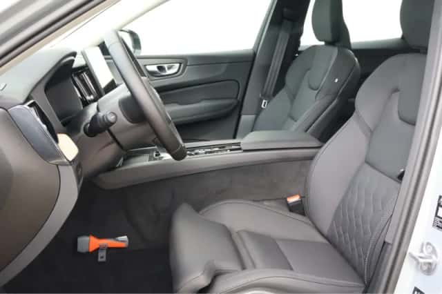 Volvo XC60 (2025) thumbnail 5