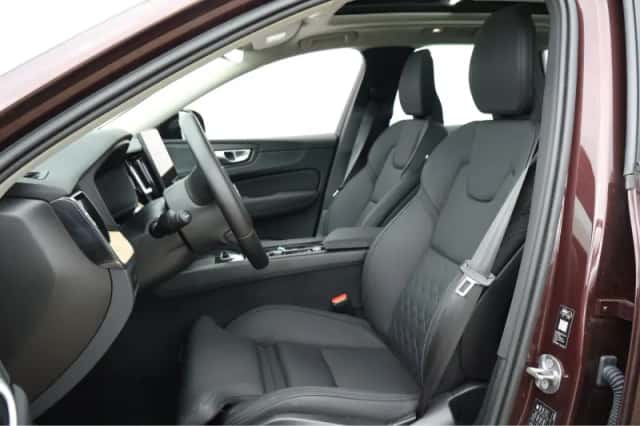 Volvo XC60 (2025) thumbnail 5