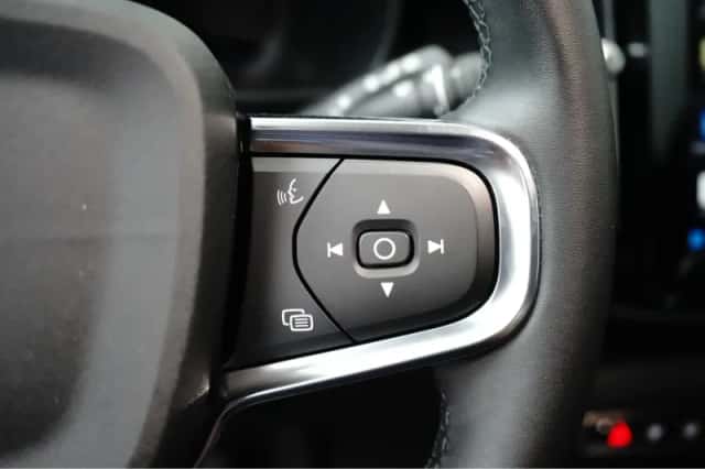 Volvo XC40 (2023) thumbnail 4