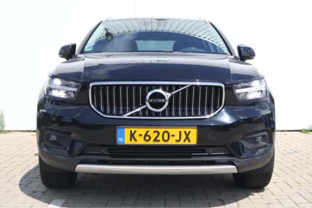 Volvo XC40 (2021) thumbnail 2