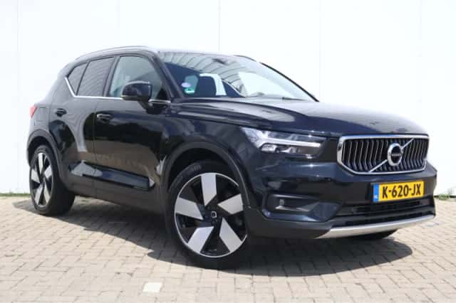 Volvo XC40 (2021) thumbnail 3