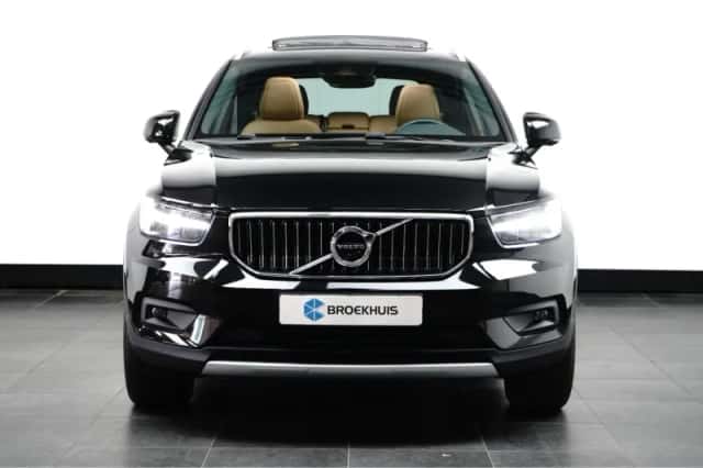 Volvo XC40 (2021) thumbnail 2