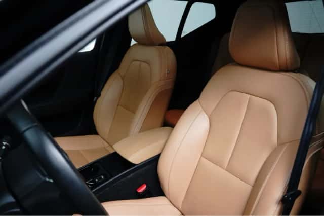 Volvo XC40 (2021) thumbnail 4