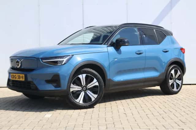 Volvo XC40 (2023) thumbnail 1