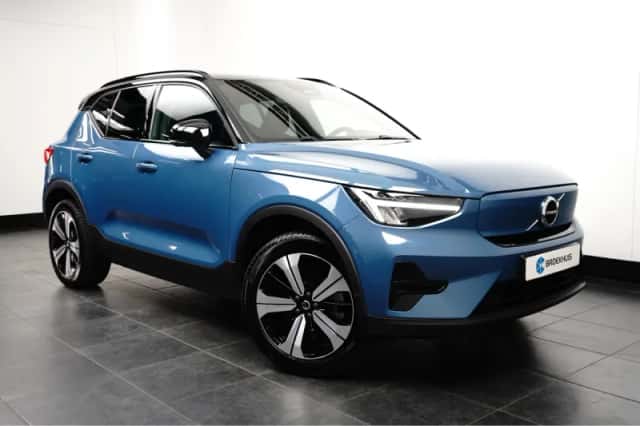 Volvo XC40 (2023) thumbnail 3