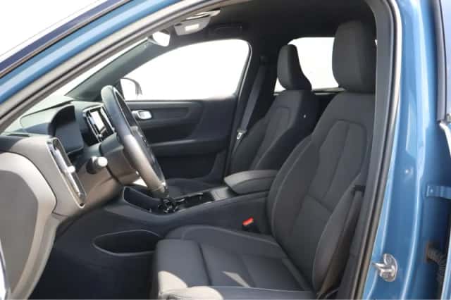 Volvo XC40 (2023) thumbnail 5