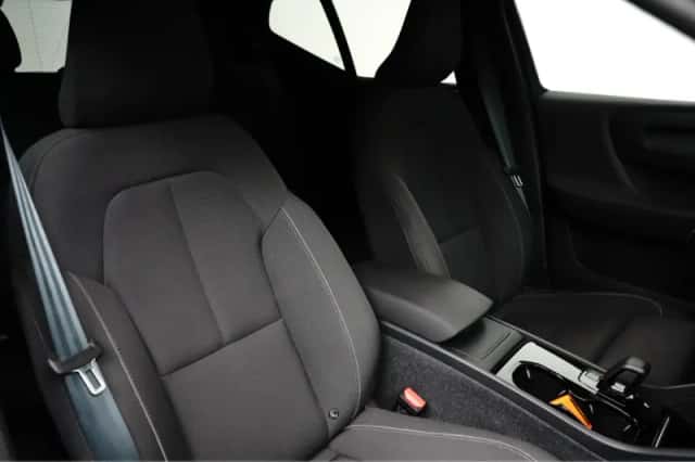 Volvo XC40 (2023) thumbnail 5