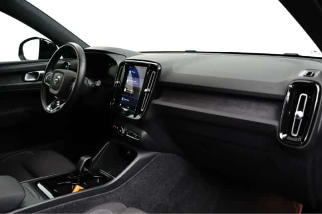 Volvo XC40 (2023) thumbnail 6