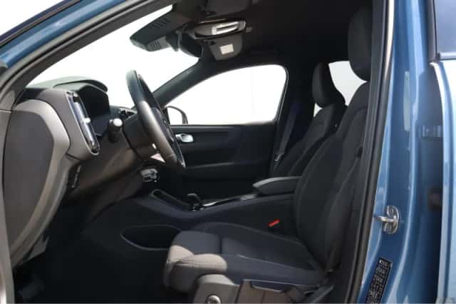 Volvo XC40 (2023) thumbnail 6