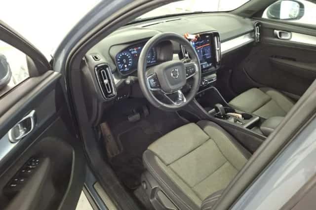 Volvo XC40 (2022) thumbnail 5