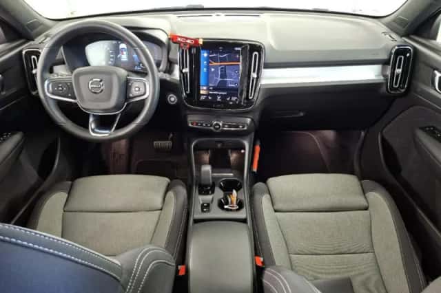 Volvo XC40 (2022) thumbnail 6