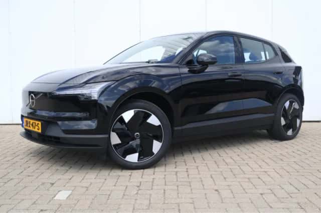 Volvo EX30 (2025) thumbnail 1