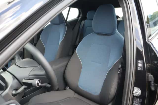Volvo EX30 (2025) thumbnail 4