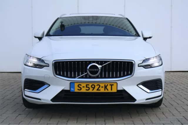 Volvo V60 (2019) thumbnail 2