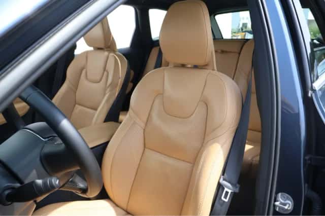 Volvo XC60 (2023) thumbnail 2