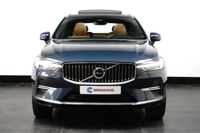 Volvo XC60 (2023) thumbnail 2