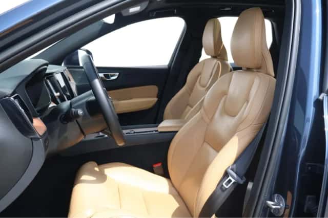 Volvo XC60 (2023) thumbnail 5
