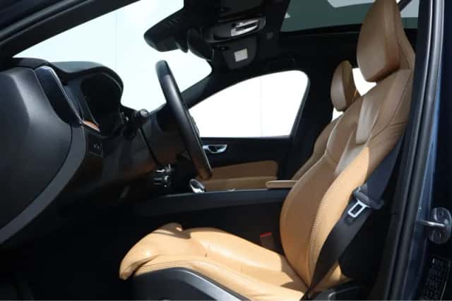 Volvo XC60 (2023) thumbnail 6