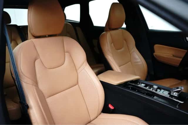 Volvo XC60 (2023) thumbnail 6