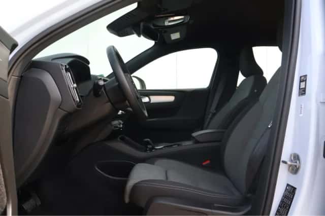 Volvo XC40 (2025) thumbnail 5