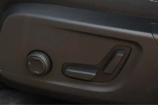 Volvo XC40 (2025) thumbnail 6