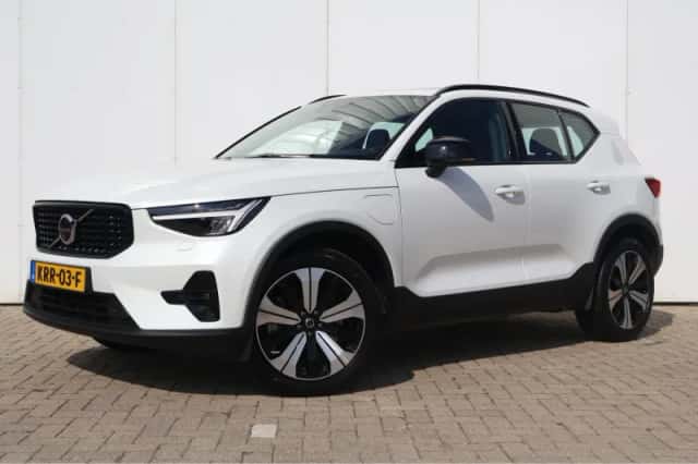 Volvo XC40 (2023) thumbnail 1