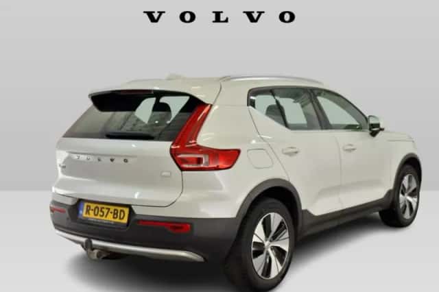 Volvo XC40 (2022) thumbnail 3