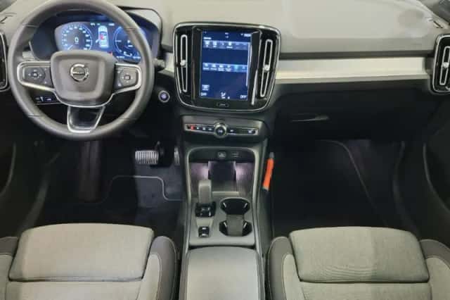 Volvo XC40 (2022) thumbnail 5
