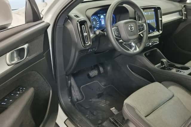 Volvo XC40 (2022) thumbnail 6