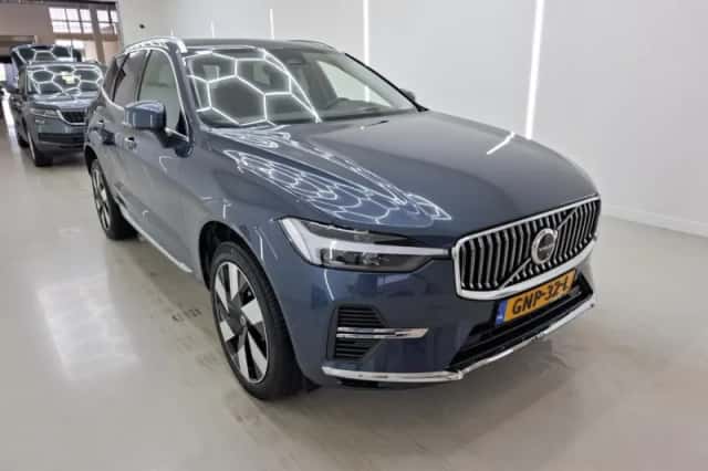 Volvo XC60 (2024) thumbnail 2