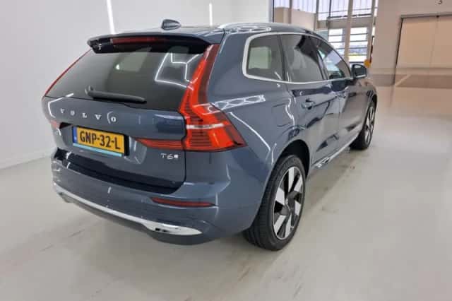 Volvo XC60 (2024) thumbnail 3