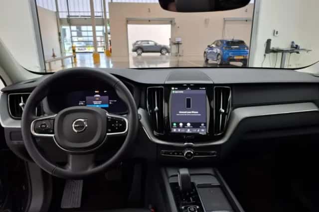 Volvo XC60 (2024) thumbnail 4