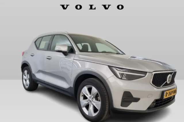 Volvo XC40 (2022) thumbnail 3