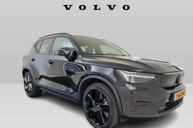 Volvo XC40 (2024) thumbnail 3