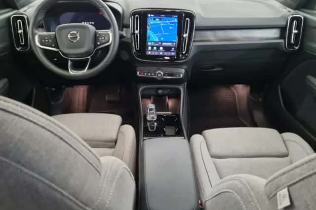 Volvo XC40 (2024) thumbnail 5