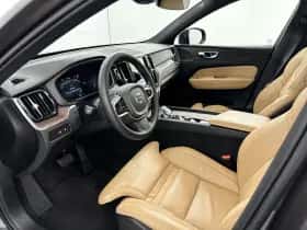 Volvo XC60 (2024) thumbnail 9