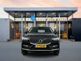 Volvo XC60 (2024) thumbnail 5